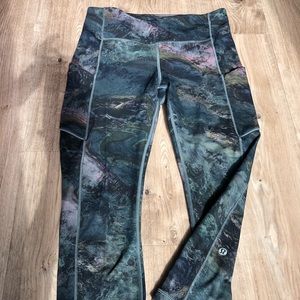 LULULEMON Yoga pants